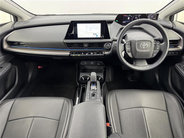 プリウス Ｇ　純正ＤＡナビ　全方位カメラ　前方ドライブレコーダー　レーダー探知機　ＥＴＣ２．０　トヨタセーフティセンス　アクセル踏み間違い防止　ＢＳＭ　寒冷地仕様　シートヒーター　純正１９インチＡＷ　ＬＥＤライト（2枚目）