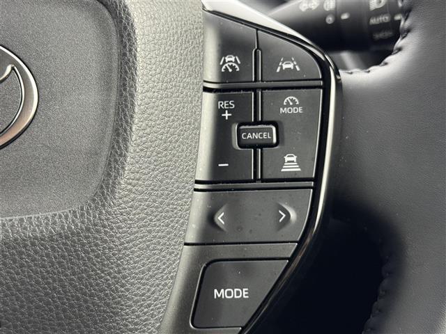 プリウス Ｇ　純正ＤＡナビ　全方位カメラ　前方ドライブレコーダー　レーダー探知機　ＥＴＣ２．０　トヨタセーフティセンス　アクセル踏み間違い防止　ＢＳＭ　寒冷地仕様　シートヒーター　純正１９インチＡＷ　ＬＥＤライト（10枚目）