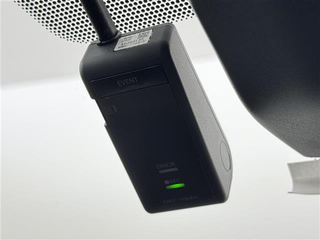 プリウス Ｇ　純正ＤＡナビ　全方位カメラ　前方ドライブレコーダー　レーダー探知機　ＥＴＣ２．０　トヨタセーフティセンス　アクセル踏み間違い防止　ＢＳＭ　寒冷地仕様　シートヒーター　純正１９インチＡＷ　ＬＥＤライト（13枚目）