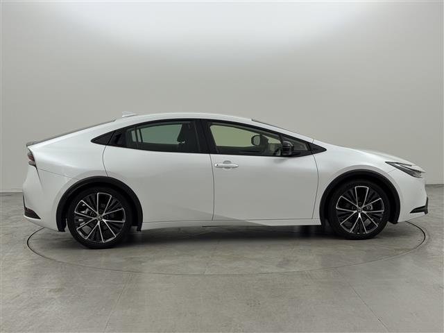 プリウス Ｇ　純正ＤＡナビ　全方位カメラ　前方ドライブレコーダー　レーダー探知機　ＥＴＣ２．０　トヨタセーフティセンス　アクセル踏み間違い防止　ＢＳＭ　寒冷地仕様　シートヒーター　純正１９インチＡＷ　ＬＥＤライト（40枚目）