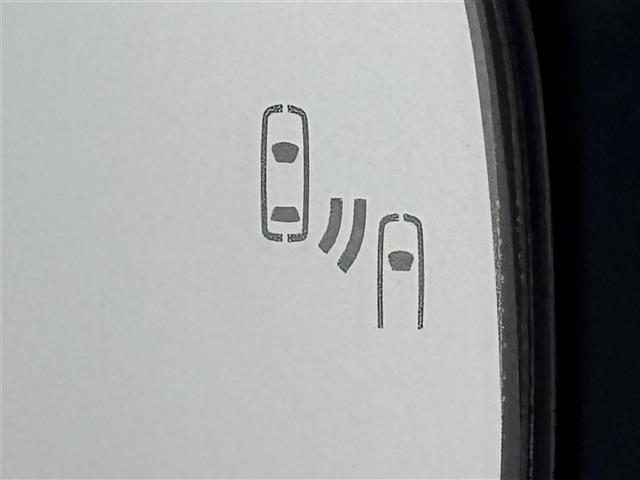 プリウス Ｇ　純正ＤＡ／フルセグＴＶ　バックカメラ　ビルトインＥＴＣ２．０　レーダークルーズコントロール　コーナーセンサー　衝突被害軽減ブレーキ　レーンキープ　アクセル踏み間違い防止　ＢＳＭ　シートヒーター　ＬＥＤ（11枚目）