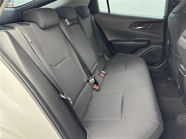 プリウス Ｇ　純正ＤＡ／フルセグＴＶ　バックカメラ　ビルトインＥＴＣ２．０　レーダークルーズコントロール　コーナーセンサー　衝突被害軽減ブレーキ　レーンキープ　アクセル踏み間違い防止　ＢＳＭ　シートヒーター　ＬＥＤ（15枚目）