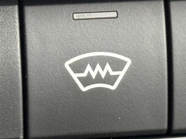 プリウス Ｇ　純正ＤＡ／フルセグＴＶ　バックカメラ　ビルトインＥＴＣ２．０　レーダークルーズコントロール　コーナーセンサー　衝突被害軽減ブレーキ　レーンキープ　アクセル踏み間違い防止　ＢＳＭ　シートヒーター　ＬＥＤ（26枚目）