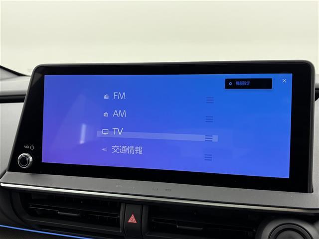 プリウス Ｚ　ワンオーナー　純正１２．３型ＤＡナビ　全方位カメラ　ワイヤレス充電　セーフティセンス　アクセル踏み間違防止　パーキングアシスト　シートベンチレーション／ヒーター　ステアリングヒーター　パワーバックドア（4枚目）