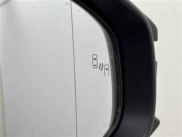 プリウス Ｚ　ワンオーナー　純正１２．３型ＤＡナビ　全方位カメラ　ワイヤレス充電　セーフティセンス　アクセル踏み間違防止　パーキングアシスト　シートベンチレーション／ヒーター　ステアリングヒーター　パワーバックドア（11枚目）