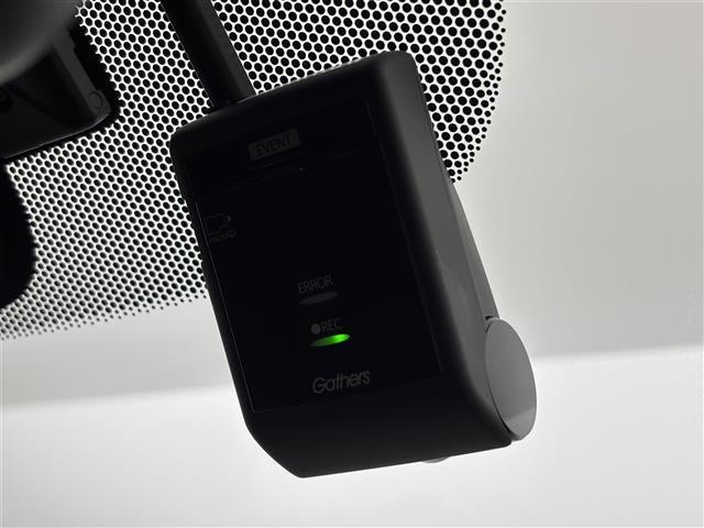 フリード＋ハイブリッド ハイブリッドＥＸ　純正ナビ　デジタルルームミラー　両側パワースライドドア　ＥＴＣ　ドライブレコーダー　バックカメラ　レーダークルーズコントロール　衝突軽減被害システム　レーンキープ　シートヒーター　純正１５インチＡＷ（8枚目）