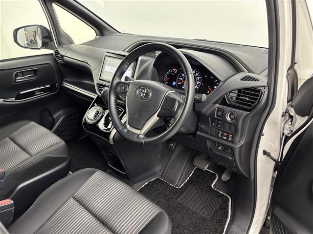 ヴォクシー ZS 煌II ワンオーナー 純正9型ナビ バックカメラ ビルトインETC 前後ドラレコ クルーズコントロール コーナーセンサー 衝突軽減ブレーキ レーンキープ アクセル踏み間違い防止 両側電動スライドドア LED(23枚目)