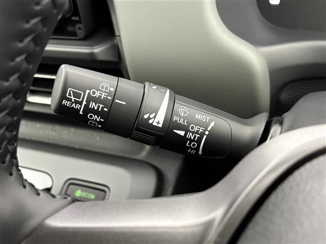 フリード ｅ：ＨＥＶクロスター　登録済未使用車　純正９型ナビ／フルセグＴＶ／ＢＴ　両側パワースライドドア　バックカメラ　レーダークルーズコントロール　ＢＳＭ　衝突軽減被害システム　レーンキープ　コーナーセンサー　シートヒーター（26枚目）