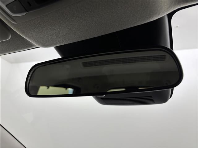 フリード ｅ：ＨＥＶクロスター　登録済未使用車　純正９型ナビ／フルセグＴＶ／ＢＴ　両側パワースライドドア　バックカメラ　レーダークルーズコントロール　ＢＳＭ　衝突軽減被害システム　レーンキープ　コーナーセンサー　シートヒーター（30枚目）