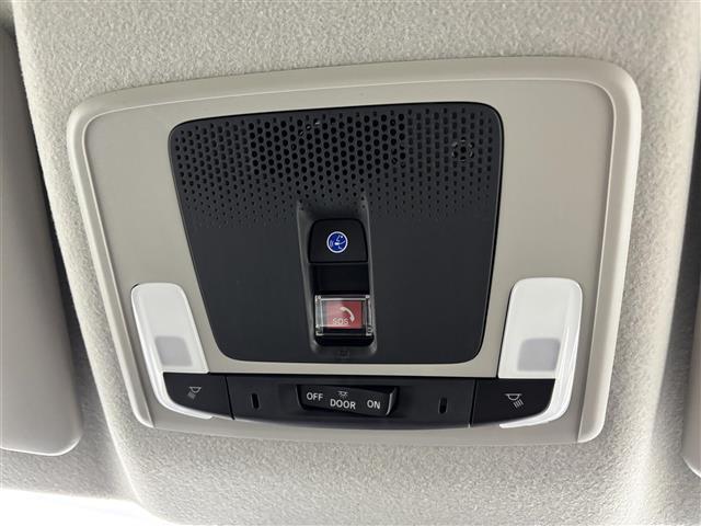 フリード ｅ：ＨＥＶクロスター　登録済未使用車　純正９型ナビ／フルセグＴＶ／ＢＴ　両側パワースライドドア　バックカメラ　レーダークルーズコントロール　ＢＳＭ　衝突軽減被害システム　レーンキープ　コーナーセンサー　シートヒーター（32枚目）