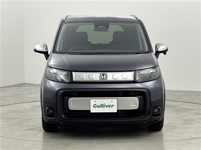 フリード ｅ：ＨＥＶクロスター　登録済未使用車　純正９型ナビ／フルセグＴＶ／ＢＴ　両側パワースライドドア　バックカメラ　レーダークルーズコントロール　ＢＳＭ　衝突軽減被害システム　レーンキープ　コーナーセンサー　シートヒーター（42枚目）