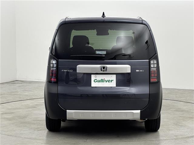 フリード ｅ：ＨＥＶクロスター　登録済未使用車　純正９型ナビ／フルセグＴＶ／ＢＴ　両側パワースライドドア　バックカメラ　レーダークルーズコントロール　ＢＳＭ　衝突軽減被害システム　レーンキープ　コーナーセンサー　シートヒーター（43枚目）
