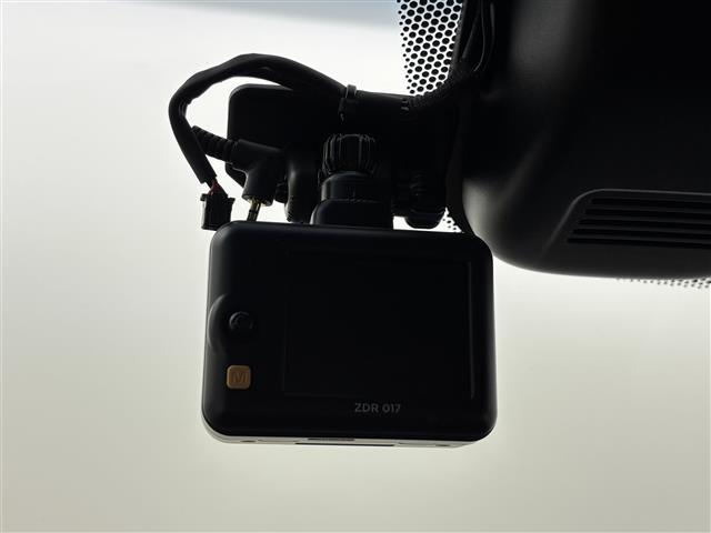 フリード Gブラックスタイル ワンオーナー 後席モニター 社外ナビ/フルセグTV バックカメラ ETC 前後ドラレコ レーダークルコン 衝突被害軽減ブレーキ レーンキープ アイドリングストップ 両側電動スライドドア シートヒーター(13枚目)