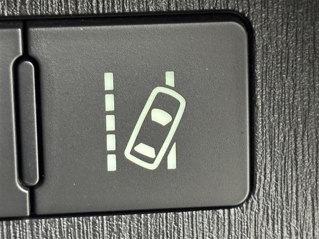 プリウスアルファ S 純正ナビ/フルセグTV バックカメラ ビルトインETC レーダークルーズコントロール レーンキープ オートマチックハイビーム プッシュスタート 電動格納式ドアミラー ステアリングリモコン LEDライト(9枚目)