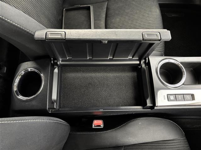 プリウスアルファ S 純正ナビ/フルセグTV バックカメラ ビルトインETC レーダークルーズコントロール レーンキープ オートマチックハイビーム プッシュスタート 電動格納式ドアミラー ステアリングリモコン LEDライト(29枚目)