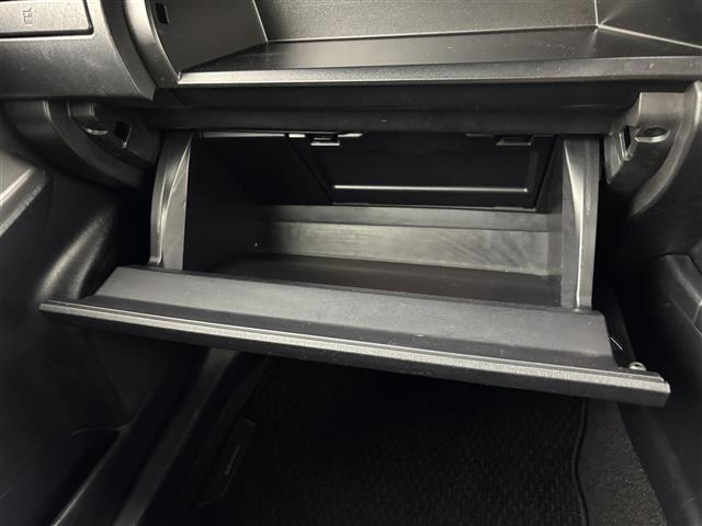 プリウスアルファ S 純正ナビ/フルセグTV バックカメラ ビルトインETC レーダークルーズコントロール レーンキープ オートマチックハイビーム プッシュスタート 電動格納式ドアミラー ステアリングリモコン LEDライト(32枚目)