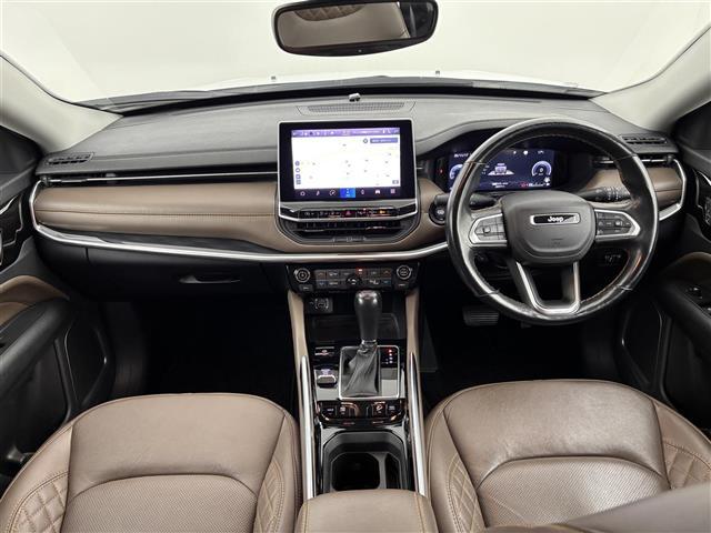 ジープ・コマンダー リミテッド 純正ナビ/フルセグTV 全方位カメラ ETC2.0 レーダークルコン コーナーセンサー 衝突軽減 レーンキープ ブラインドスポットモニター パーキングアシスト ヒルディセントコントロール 本革シート(2枚目)