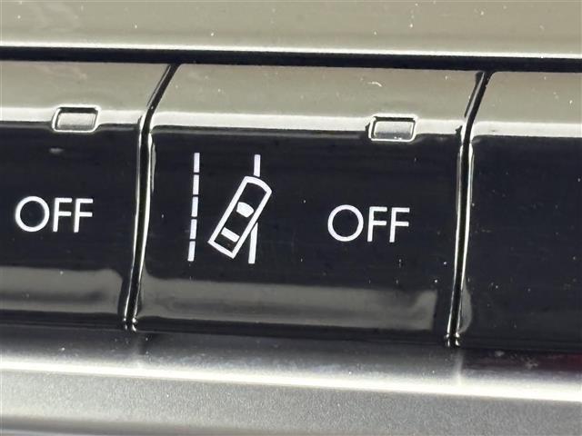 ジープ・コマンダー リミテッド 純正ナビ/フルセグTV 全方位カメラ ETC2.0 レーダークルコン コーナーセンサー 衝突軽減 レーンキープ ブラインドスポットモニター パーキングアシスト ヒルディセントコントロール 本革シート(10枚目)