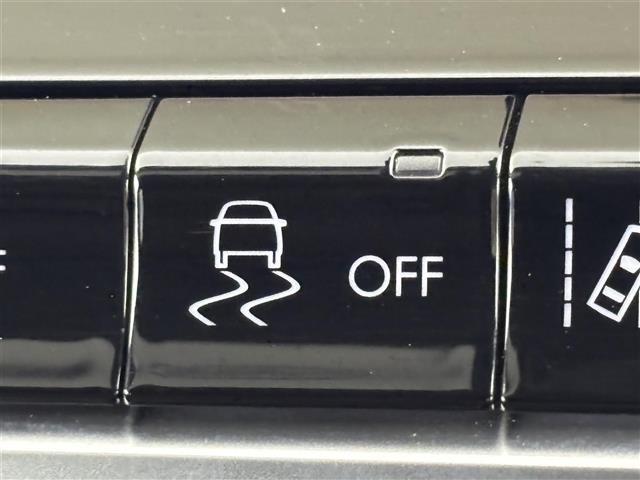 ジープ・コマンダー リミテッド 純正ナビ/フルセグTV 全方位カメラ ETC2.0 レーダークルコン コーナーセンサー 衝突軽減 レーンキープ ブラインドスポットモニター パーキングアシスト ヒルディセントコントロール 本革シート(11枚目)