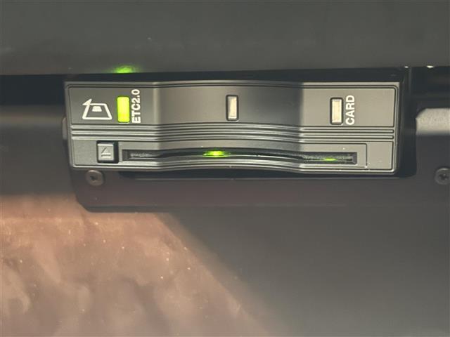 ジープ・コマンダー リミテッド 純正ナビ/フルセグTV 全方位カメラ ETC2.0 レーダークルコン コーナーセンサー 衝突軽減 レーンキープ ブラインドスポットモニター パーキングアシスト ヒルディセントコントロール 本革シート(13枚目)