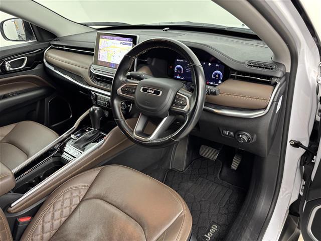 ジープ・コマンダー リミテッド 純正ナビ/フルセグTV 全方位カメラ ETC2.0 レーダークルコン コーナーセンサー 衝突軽減 レーンキープ ブラインドスポットモニター パーキングアシスト ヒルディセントコントロール 本革シート(23枚目)