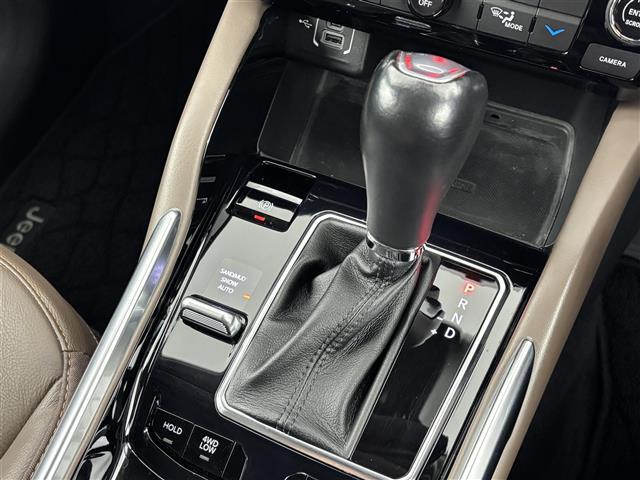 ジープ・コマンダー リミテッド 純正ナビ/フルセグTV 全方位カメラ ETC2.0 レーダークルコン コーナーセンサー 衝突軽減 レーンキープ ブラインドスポットモニター パーキングアシスト ヒルディセントコントロール 本革シート(33枚目)