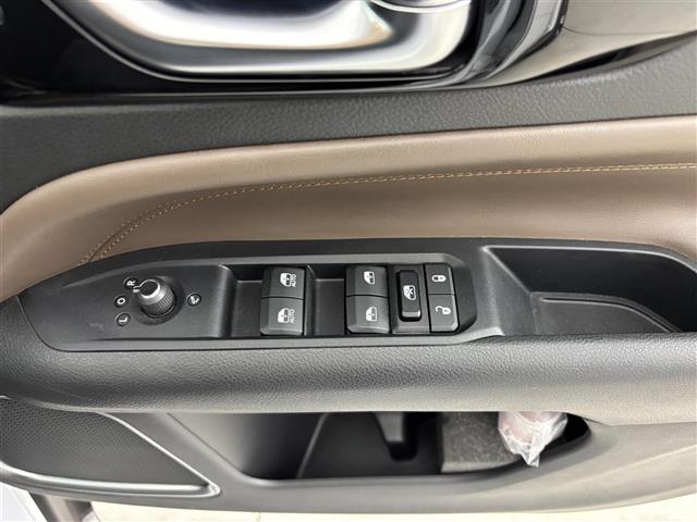 ジープ・コマンダー リミテッド 純正ナビ/フルセグTV 全方位カメラ ETC2.0 レーダークルコン コーナーセンサー 衝突軽減 レーンキープ ブラインドスポットモニター パーキングアシスト ヒルディセントコントロール 本革シート(35枚目)