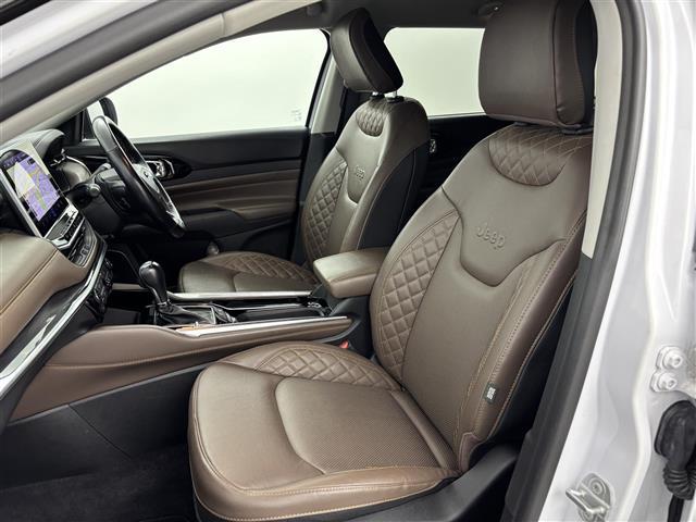 ジープ・コマンダー リミテッド 純正ナビ/フルセグTV 全方位カメラ ETC2.0 レーダークルコン コーナーセンサー 衝突軽減 レーンキープ ブラインドスポットモニター パーキングアシスト ヒルディセントコントロール 本革シート(36枚目)