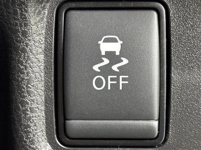 ノート ｅ－パワー　Ｘ　社外ナビ　バックカメラ　ＥＴＣ　前方ドライブレコーダー　エマージェンシーブレーキ　車線逸脱防止支援システム　横滑り防止装置　車両接近通報装置　プッシュスタート　電動格納式ドアミラー　純正フロアマット（10枚目）