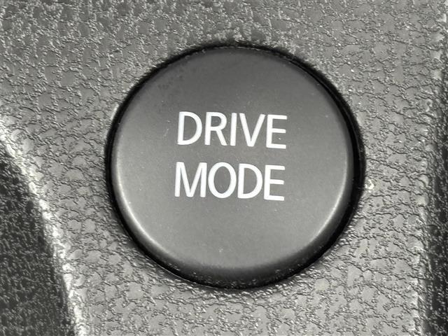 ノート ｅ－パワー　Ｘ　社外ナビ　バックカメラ　ＥＴＣ　前方ドライブレコーダー　エマージェンシーブレーキ　車線逸脱防止支援システム　横滑り防止装置　車両接近通報装置　プッシュスタート　電動格納式ドアミラー　純正フロアマット（11枚目）