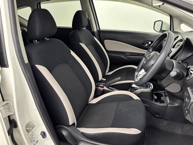 ノート ｅ－パワー　Ｘ　社外ナビ　バックカメラ　ＥＴＣ　前方ドライブレコーダー　エマージェンシーブレーキ　車線逸脱防止支援システム　横滑り防止装置　車両接近通報装置　プッシュスタート　電動格納式ドアミラー　純正フロアマット（14枚目）
