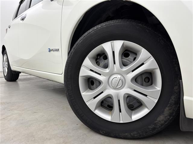 ノート ｅ－パワー　Ｘ　社外ナビ　バックカメラ　ＥＴＣ　前方ドライブレコーダー　エマージェンシーブレーキ　車線逸脱防止支援システム　横滑り防止装置　車両接近通報装置　プッシュスタート　電動格納式ドアミラー　純正フロアマット（18枚目）