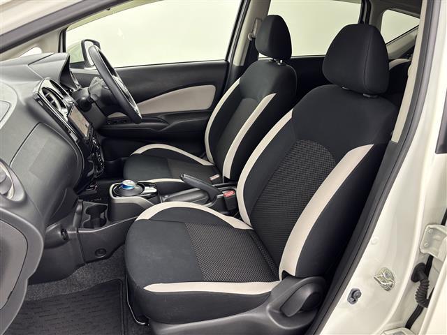 ノート ｅ－パワー　Ｘ　社外ナビ　バックカメラ　ＥＴＣ　前方ドライブレコーダー　エマージェンシーブレーキ　車線逸脱防止支援システム　横滑り防止装置　車両接近通報装置　プッシュスタート　電動格納式ドアミラー　純正フロアマット（36枚目）