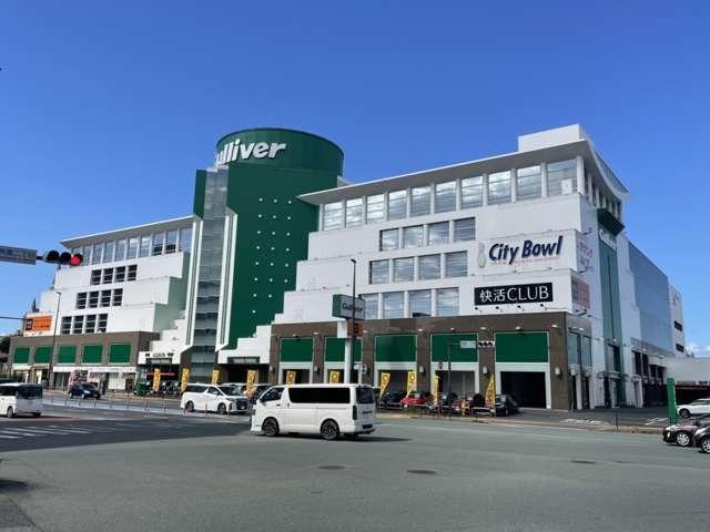 ◆『Ｇｕｌｌｉｖｅｒ』の看板が目印！お客様に満足いただけるよう展示場には豊富な在庫をご用意しております。メーカー問わず比較していただけます。ガリバーに是非、ご来場ください！！