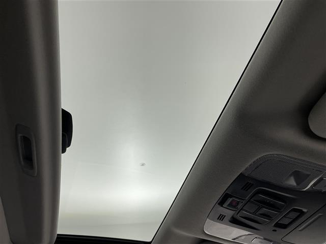 ヴェルファイア ２．５Ｚ　Ｇエディション　サンルーフ　後席モニター　純正１０型ナビ　バックカメラ　レーダークルコン　衝突軽減ブレーキ　レーンキープ　両側電動スライドドア　パワーバックドア　シートベンチレーション／ヒーター　ステアリングヒーター（3枚目）