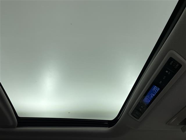 ヴェルファイア ２．５Ｚ　Ｇエディション　サンルーフ　後席モニター　純正１０型ナビ　バックカメラ　レーダークルコン　衝突軽減ブレーキ　レーンキープ　両側電動スライドドア　パワーバックドア　シートベンチレーション／ヒーター　ステアリングヒーター（4枚目）