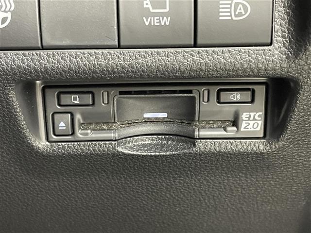 RAV4 G Zパッケージ ワンオーナー 純正10.5型DAナビ 全方位カメラ ワイヤレス充電 デジタルインナーミラー トヨタセーフティセンス アクセル踏み間違い防止 シートベンチレーション/ヒーター パワーバックドア 純正AW(11枚目)