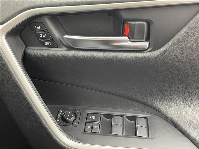 RAV4 G Zパッケージ ワンオーナー 純正10.5型DAナビ 全方位カメラ ワイヤレス充電 デジタルインナーミラー トヨタセーフティセンス アクセル踏み間違い防止 シートベンチレーション/ヒーター パワーバックドア 純正AW(35枚目)
