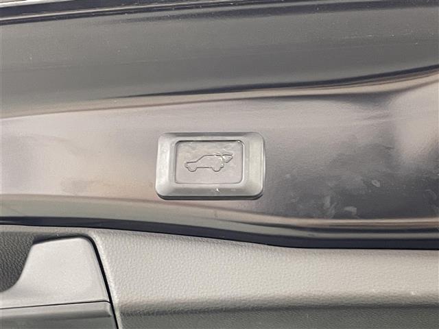 RAV4 G Zパッケージ ワンオーナー 純正10.5型DAナビ 全方位カメラ ワイヤレス充電 デジタルインナーミラー トヨタセーフティセンス アクセル踏み間違い防止 シートベンチレーション/ヒーター パワーバックドア 純正AW(37枚目)
