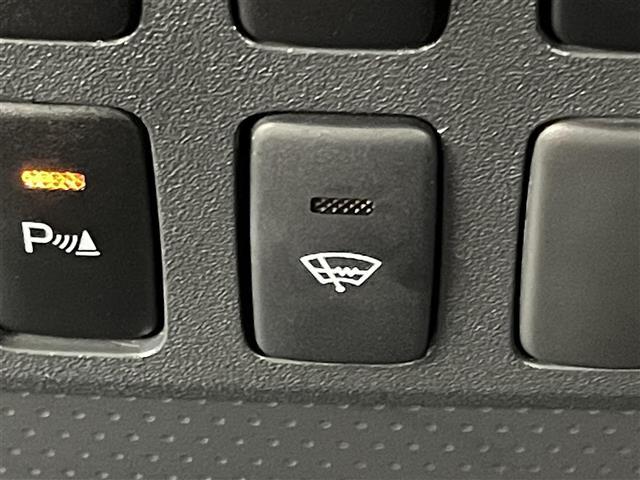 ＦＪクルーザー カラーパッケージ　アルパインナビ／フルセグＴＶ　バックカメラ　ＥＴＣ　クルーズコントロール　コーナーセンサー　リアデフロック　ウインドシールドデアイサー　横滑り防止装置　電動格納式ドアミラー　ＴＲＤアルミホイール（12枚目）