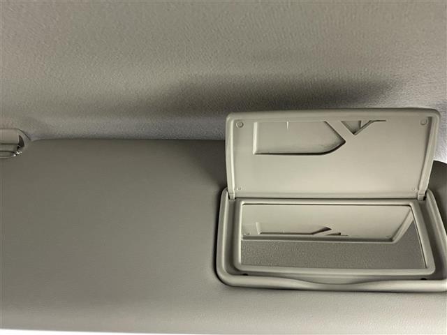 ＦＪクルーザー カラーパッケージ　アルパインナビ／フルセグＴＶ　バックカメラ　ＥＴＣ　クルーズコントロール　コーナーセンサー　リアデフロック　ウインドシールドデアイサー　横滑り防止装置　電動格納式ドアミラー　ＴＲＤアルミホイール（36枚目）