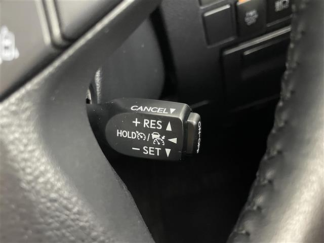 ヴェルファイアハイブリッド ゴールデンアイズＩＩＩ　後席モニター　純正９型ＤＡ　バックカメラ　デジタルルームミラー　ＥＴＣ　トヨタセーフティセンス　アクセル踏み間違い防止　ＢＳＭ　両側電動スライドドア　パワーバックドア　ヒッチメンバー　３眼ＬＥＤライト（10枚目）