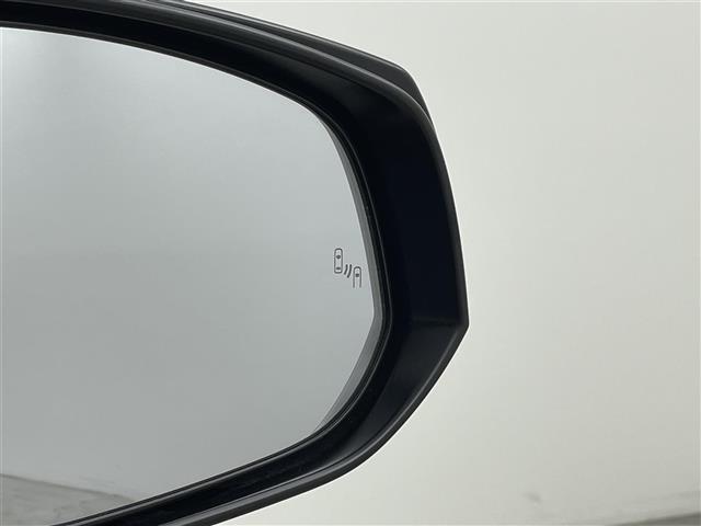 ヴェルファイアハイブリッド ゴールデンアイズＩＩＩ　後席モニター　純正９型ＤＡ　バックカメラ　デジタルルームミラー　ＥＴＣ　トヨタセーフティセンス　アクセル踏み間違い防止　ＢＳＭ　両側電動スライドドア　パワーバックドア　ヒッチメンバー　３眼ＬＥＤライト（11枚目）