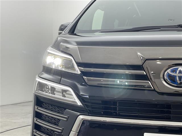 ヴェルファイアハイブリッド ゴールデンアイズＩＩＩ　後席モニター　純正９型ＤＡ　バックカメラ　デジタルルームミラー　ＥＴＣ　トヨタセーフティセンス　アクセル踏み間違い防止　ＢＳＭ　両側電動スライドドア　パワーバックドア　ヒッチメンバー　３眼ＬＥＤライト（17枚目）