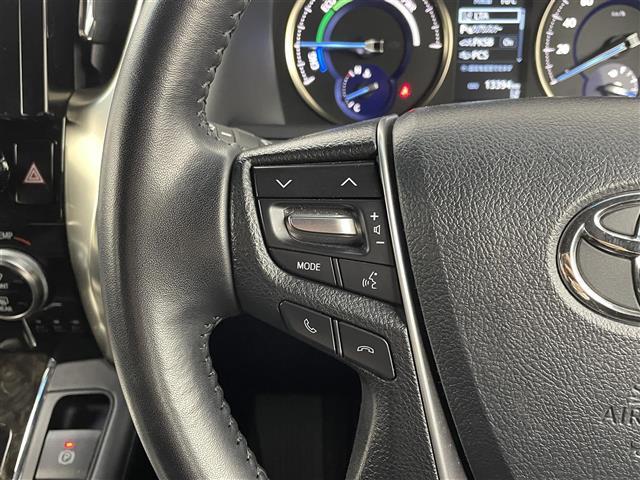 ヴェルファイアハイブリッド ゴールデンアイズＩＩＩ　後席モニター　純正９型ＤＡ　バックカメラ　デジタルルームミラー　ＥＴＣ　トヨタセーフティセンス　アクセル踏み間違い防止　ＢＳＭ　両側電動スライドドア　パワーバックドア　ヒッチメンバー　３眼ＬＥＤライト（24枚目）