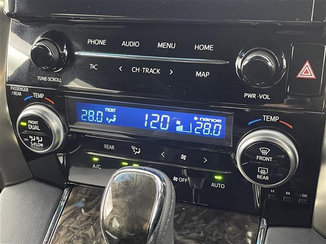 ヴェルファイアハイブリッド ゴールデンアイズＩＩＩ　後席モニター　純正９型ＤＡ　バックカメラ　デジタルルームミラー　ＥＴＣ　トヨタセーフティセンス　アクセル踏み間違い防止　ＢＳＭ　両側電動スライドドア　パワーバックドア　ヒッチメンバー　３眼ＬＥＤライト（28枚目）