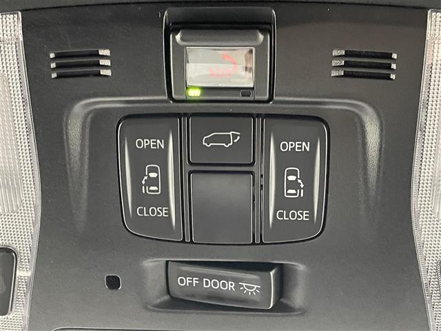 ヴェルファイアハイブリッド ゴールデンアイズＩＩＩ　後席モニター　純正９型ＤＡ　バックカメラ　デジタルルームミラー　ＥＴＣ　トヨタセーフティセンス　アクセル踏み間違い防止　ＢＳＭ　両側電動スライドドア　パワーバックドア　ヒッチメンバー　３眼ＬＥＤライト（30枚目）