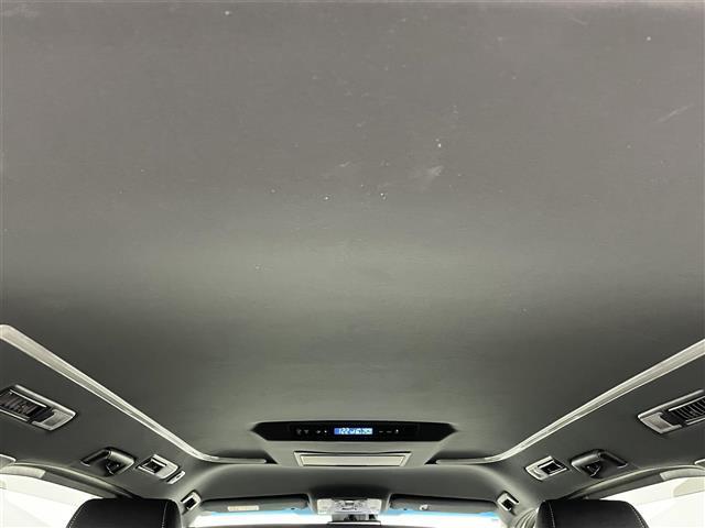 ヴェルファイアハイブリッド ゴールデンアイズＩＩＩ　後席モニター　純正９型ＤＡ　バックカメラ　デジタルルームミラー　ＥＴＣ　トヨタセーフティセンス　アクセル踏み間違い防止　ＢＳＭ　両側電動スライドドア　パワーバックドア　ヒッチメンバー　３眼ＬＥＤライト（32枚目）