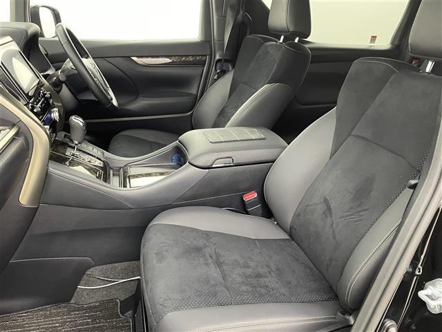 ヴェルファイアハイブリッド ゴールデンアイズＩＩＩ　後席モニター　純正９型ＤＡ　バックカメラ　デジタルルームミラー　ＥＴＣ　トヨタセーフティセンス　アクセル踏み間違い防止　ＢＳＭ　両側電動スライドドア　パワーバックドア　ヒッチメンバー　３眼ＬＥＤライト（36枚目）