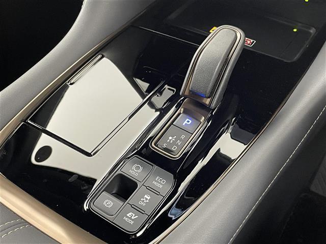 アルファードハイブリッド Z サンルーフ モデリスタエアロ/マフラー 純正14型DAナビ 全方位カメラ ワイヤレス充電 ユニバーサルステップ トヨタセーフティセンス チームメイトアドバンストパーク 両側電動スライドドア 3眼LED(32枚目)